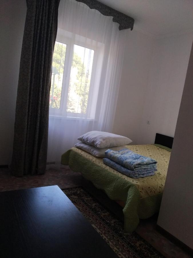 Guest House Arbat Tsjolpon-Ata Eksteriør bilde