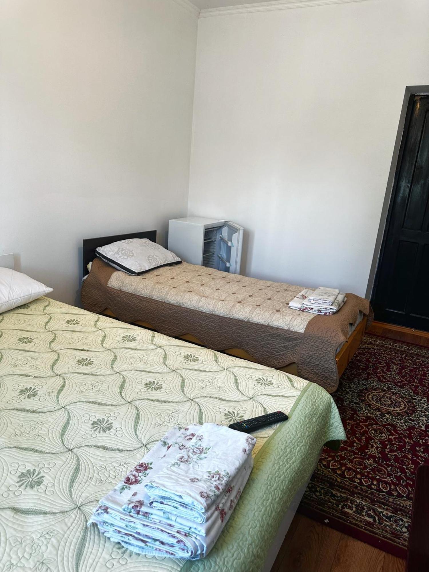 Guest House Arbat Tsjolpon-Ata Eksteriør bilde