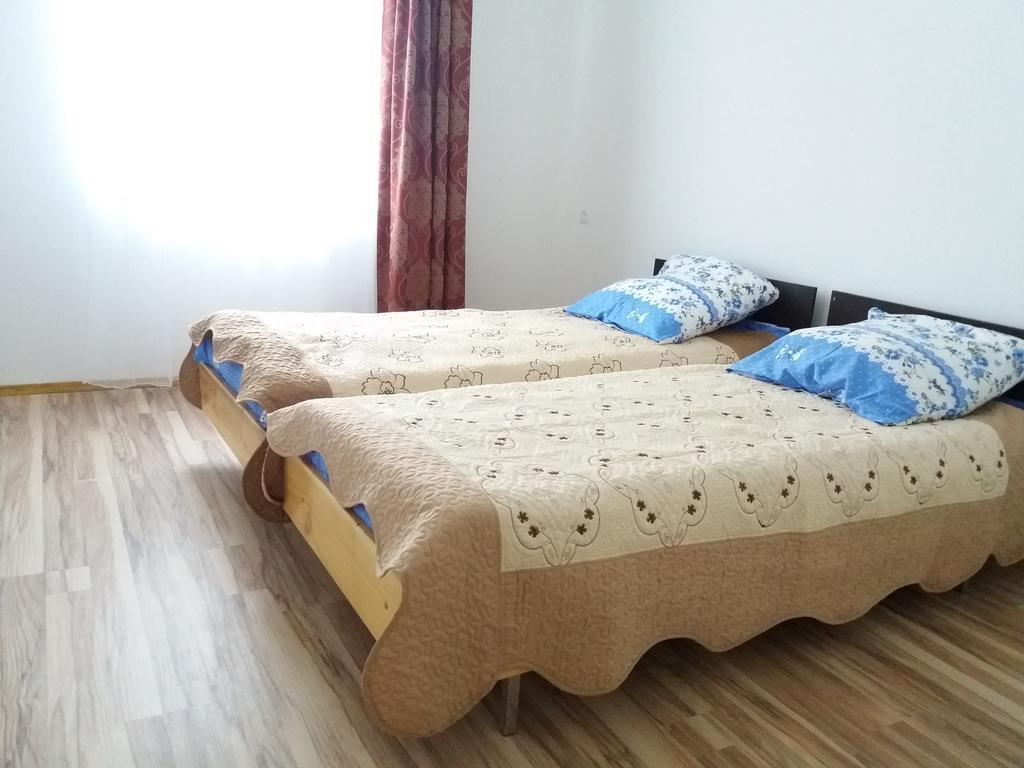 Guest House Arbat Tsjolpon-Ata Eksteriør bilde